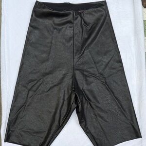 COMMANDO Faux Leather Bike Shorts